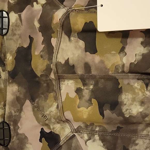 NWT: Lululemon Power Thru HR Tight 25" - Picture 2 of 10